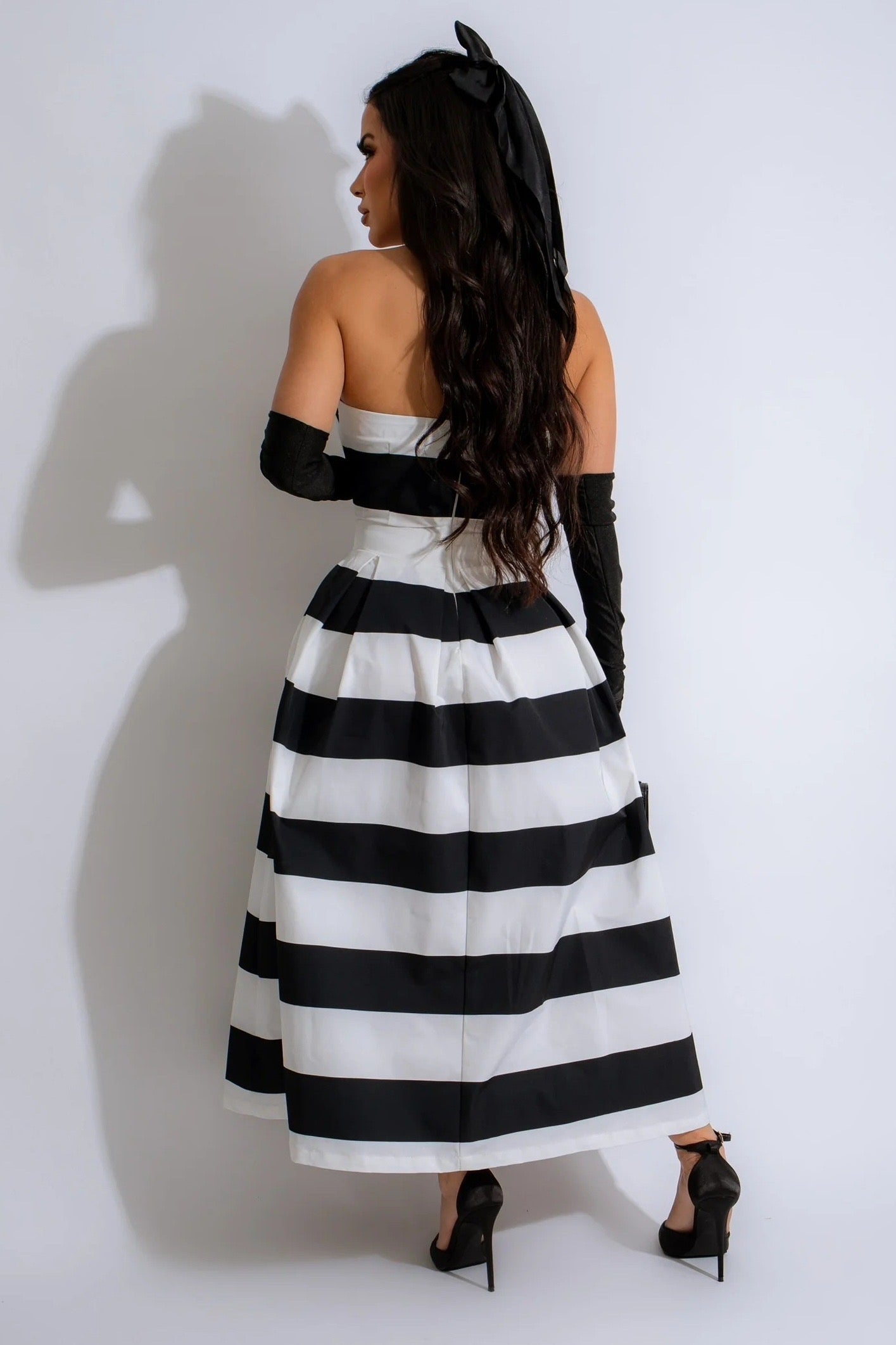 VESTIDO MIDI RAYADO STRAPLESS